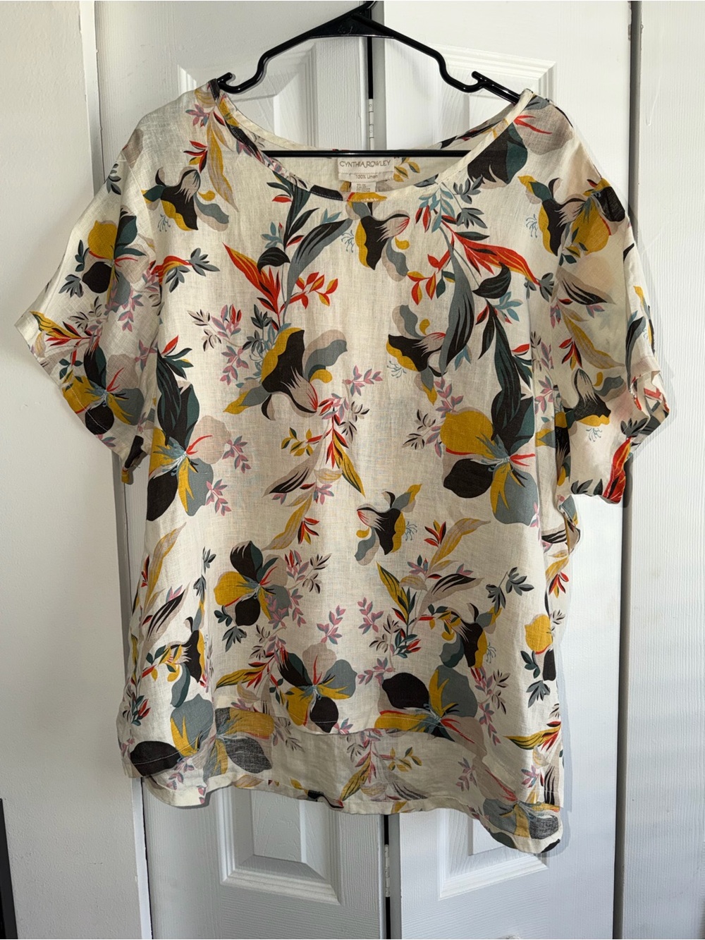Cynthia Rowley 100% Linen Cream Floral Short Sleeve Top